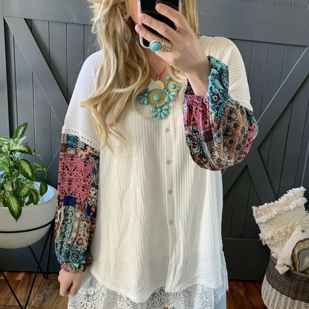 Last Two!! Printed Sleeve Button Front Blouse - Picture 2 of 8